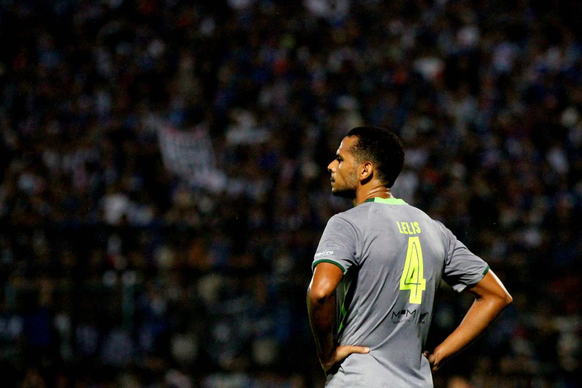 Persebaya Siap Hadapi Super League, Leo Lelis Si Tembok Brasil Kembali Berkawan