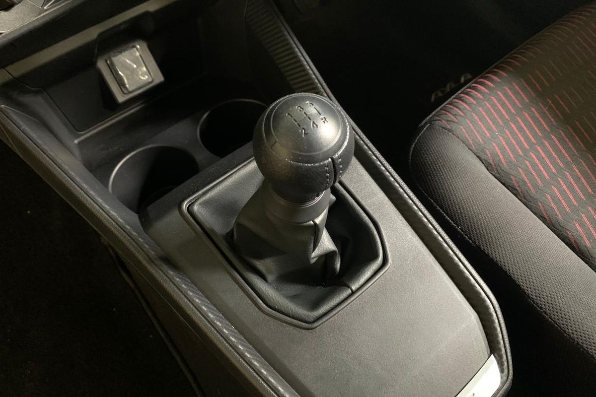 Alasan Konsumen Jawa Barat Lebih Suka Mobil Daihatsu dengan Transmisi Manual