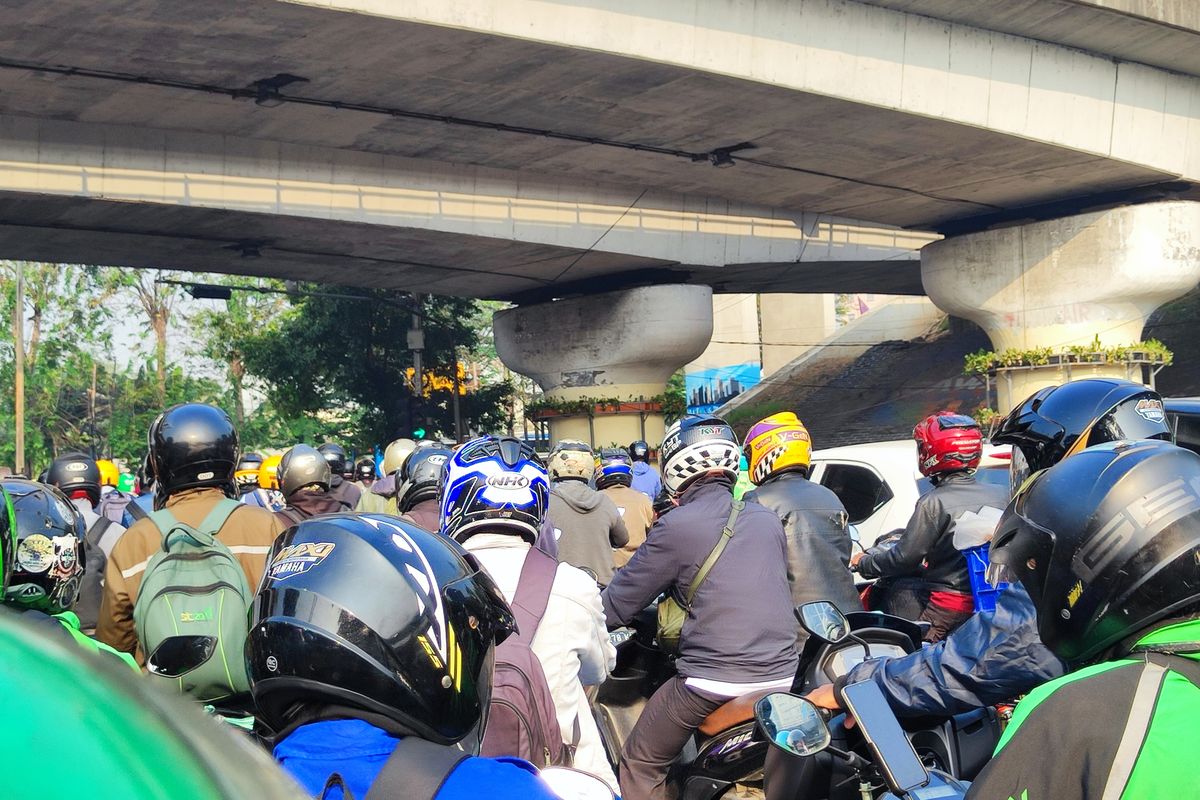 Proyek Jalan DI Panjaitan Cawang-Kebon Nanas Picu Macet, Berlaku hingga Desember 2025!