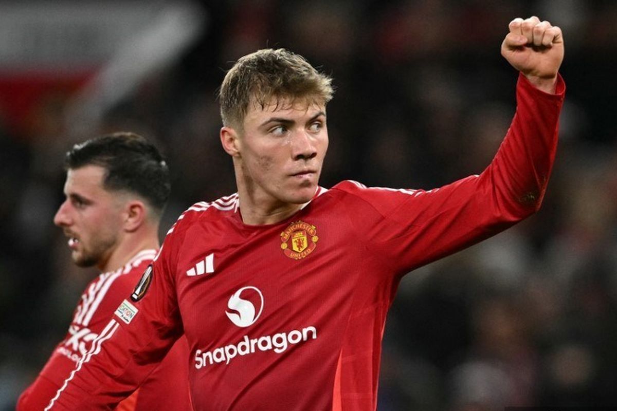 Man United Incar Benjamin Sesko, Rasmus Hojlund Tak Akan Dilepas