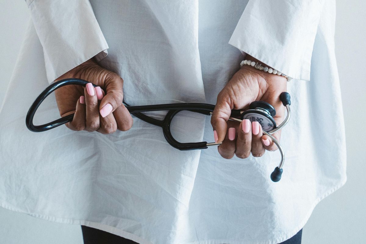 Viral! Keluarga Pasien di Sumsel Paksa Dokter Buka Masker di Ruang ICU, Warganet Geram