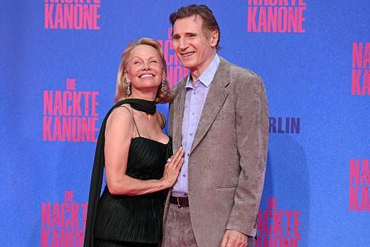 Liam Neeson & Pamela Anderson: Romansa Tak Terbatas Usia yang Bikin Heboh
