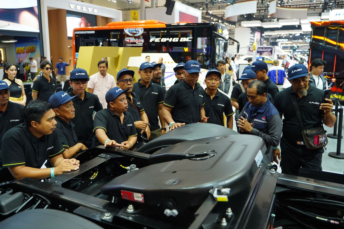 Mitsubishi Fuso Ajak Konsumen Pahami Keunggulan Mesin Euro 4