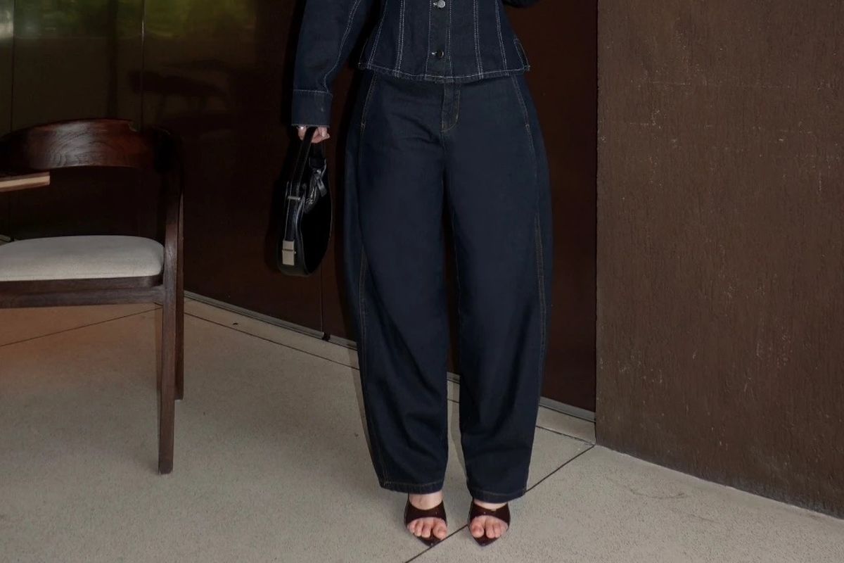 5 Barrel Pants Kekinian untuk Hangout Stylish, Mulai Rp179 Ribu!