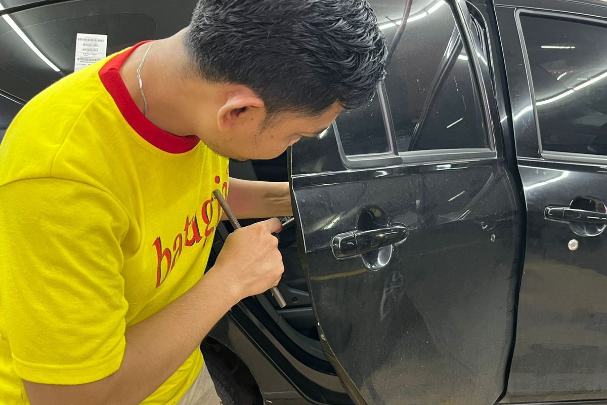 Solusi Cepat & Efektif Perbaiki Penyok Mobil Tanpa Cat Ulang