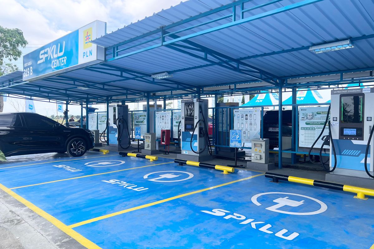 5 Etika Rahasia Cas Mobil Listrik di SPKLU yang Jarang Diketahui