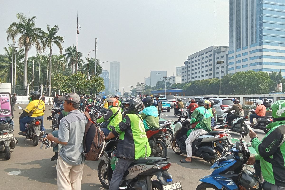Demo di Depan Gedung DPR? Ini Rute Alternatif untuk Hindari Macet!