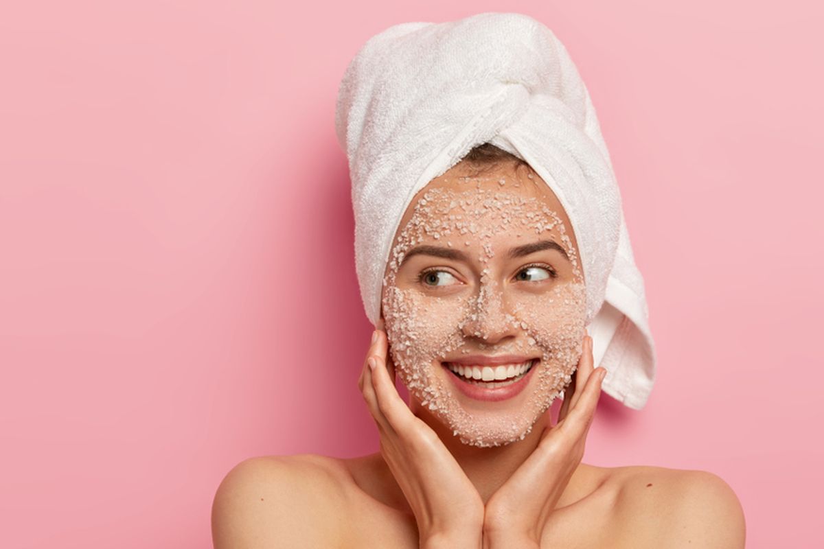 Frekuensi Eksfoliasi Wajah yang Ideal Menurut Ahli Dermatologi