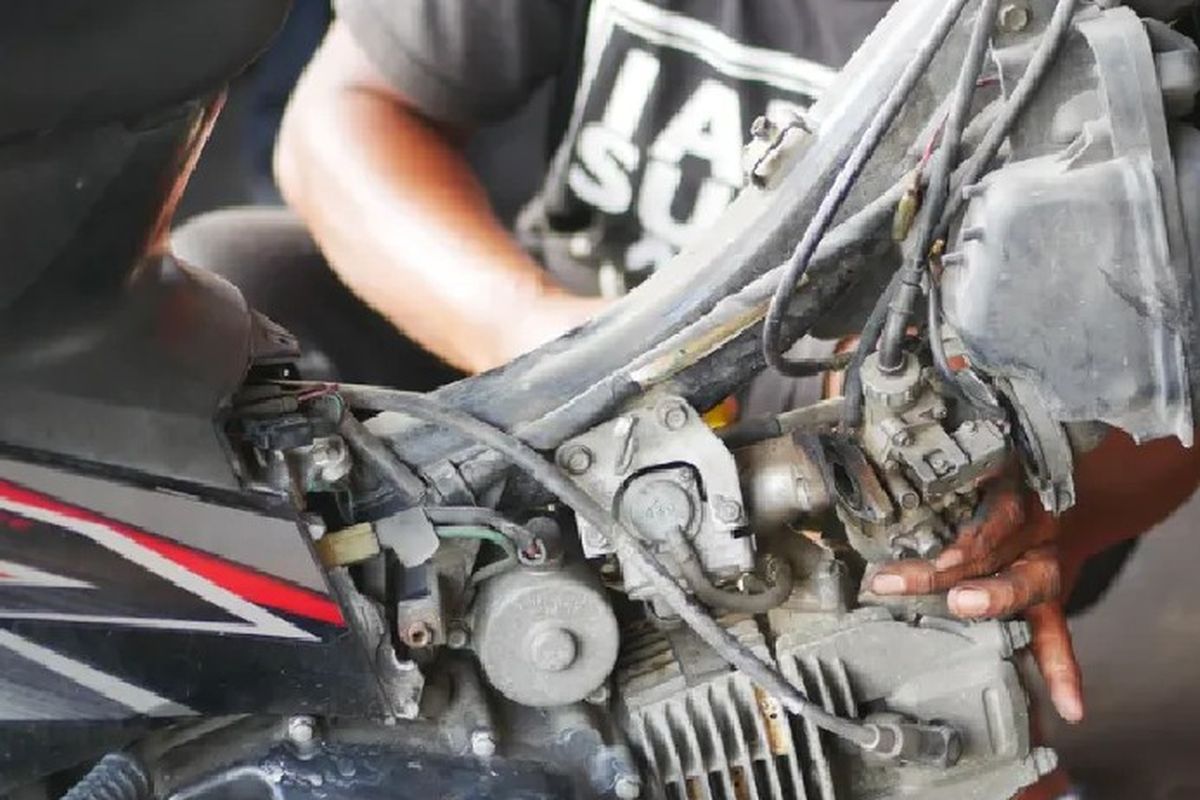 5 Tips Jitu Merawat Motor Karburator bagi Pemula, Anti Ribet!