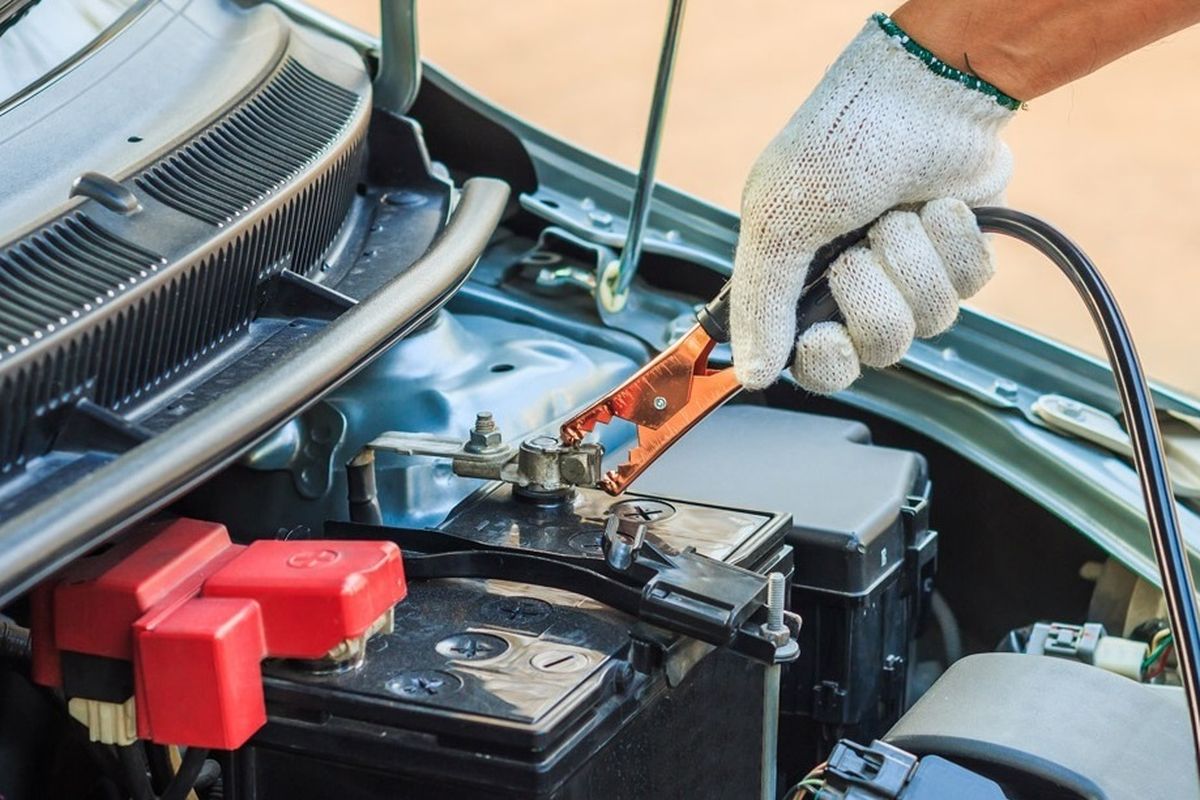 Waspada! 5 Penyebab Aki Mobil Meledak dan Tips Jitu Mencegahnya