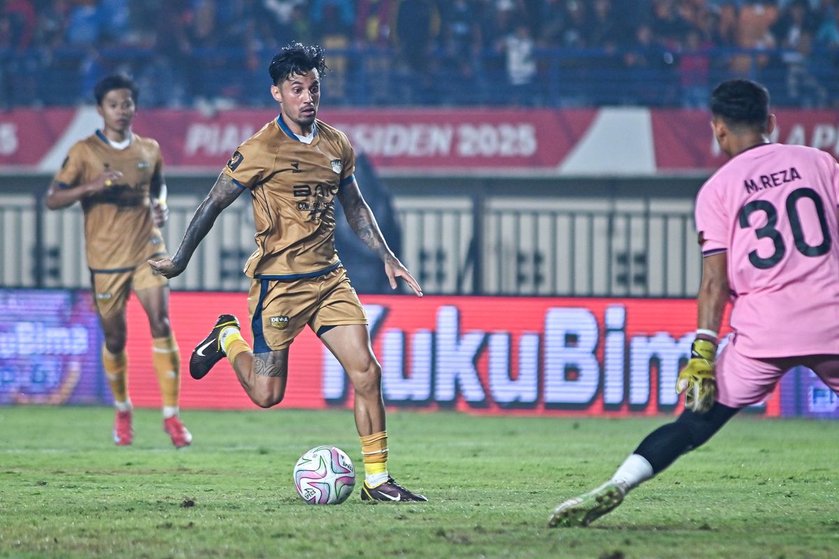 Dewa United Vs Persebaya Berakhir 0-0: Gol Fano Dibatalkan, Kartu Merah Warnai Laga