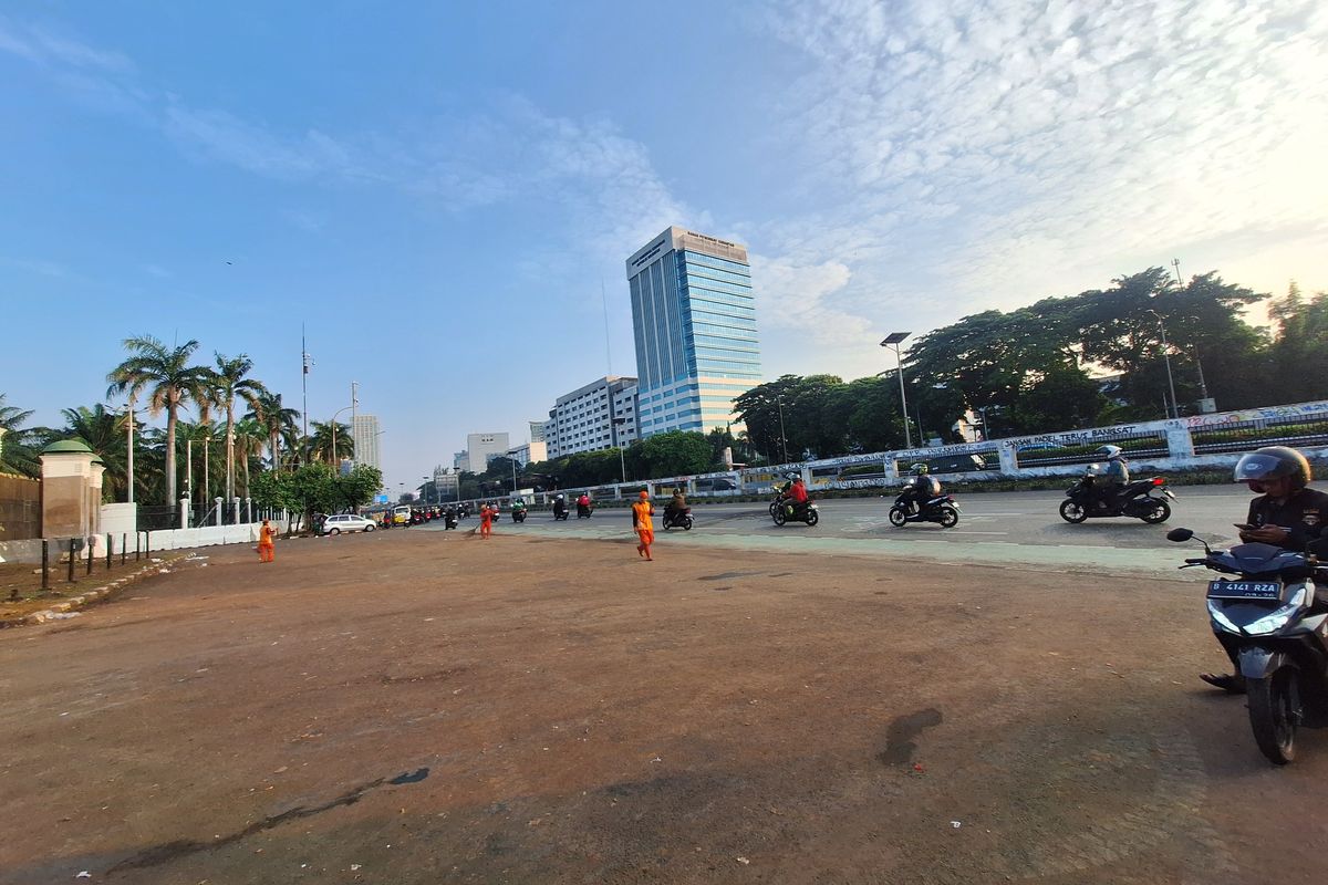 Demo 1 September Bergulir, Akses Jalan Depan DPR Tetap Lancar Pagi Ini