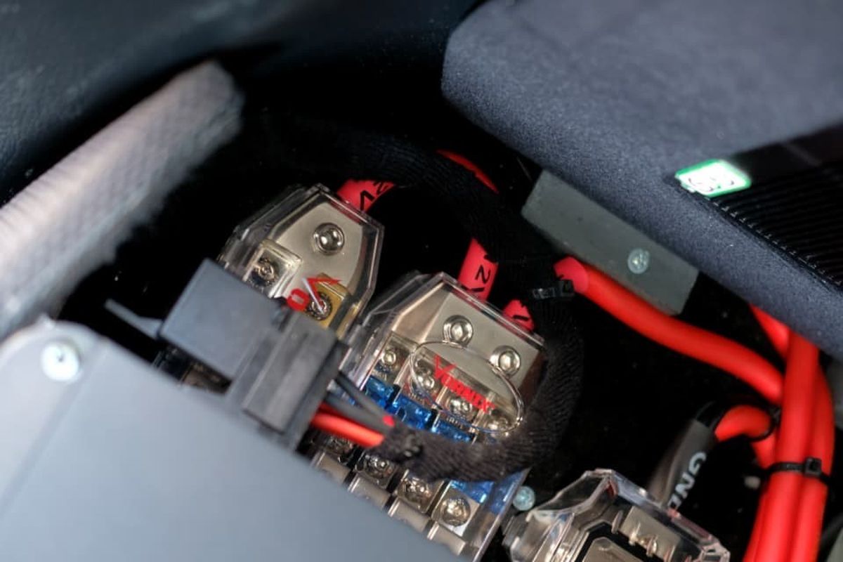 Modifikasi Audio Mobil Picu Kebakaran? Cek Mitos dan Fakta Ini!