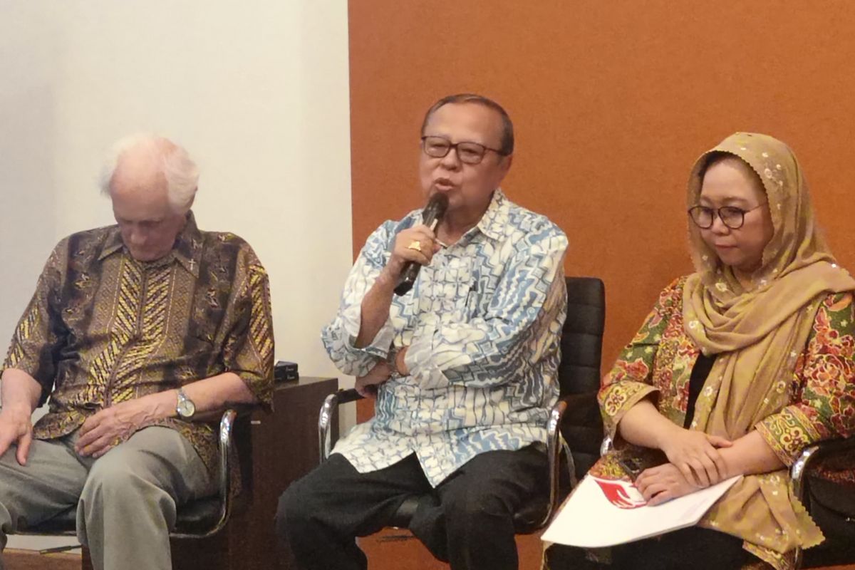 Akui Kesalahan Eksekutif, Legislatif, & Yudikatif