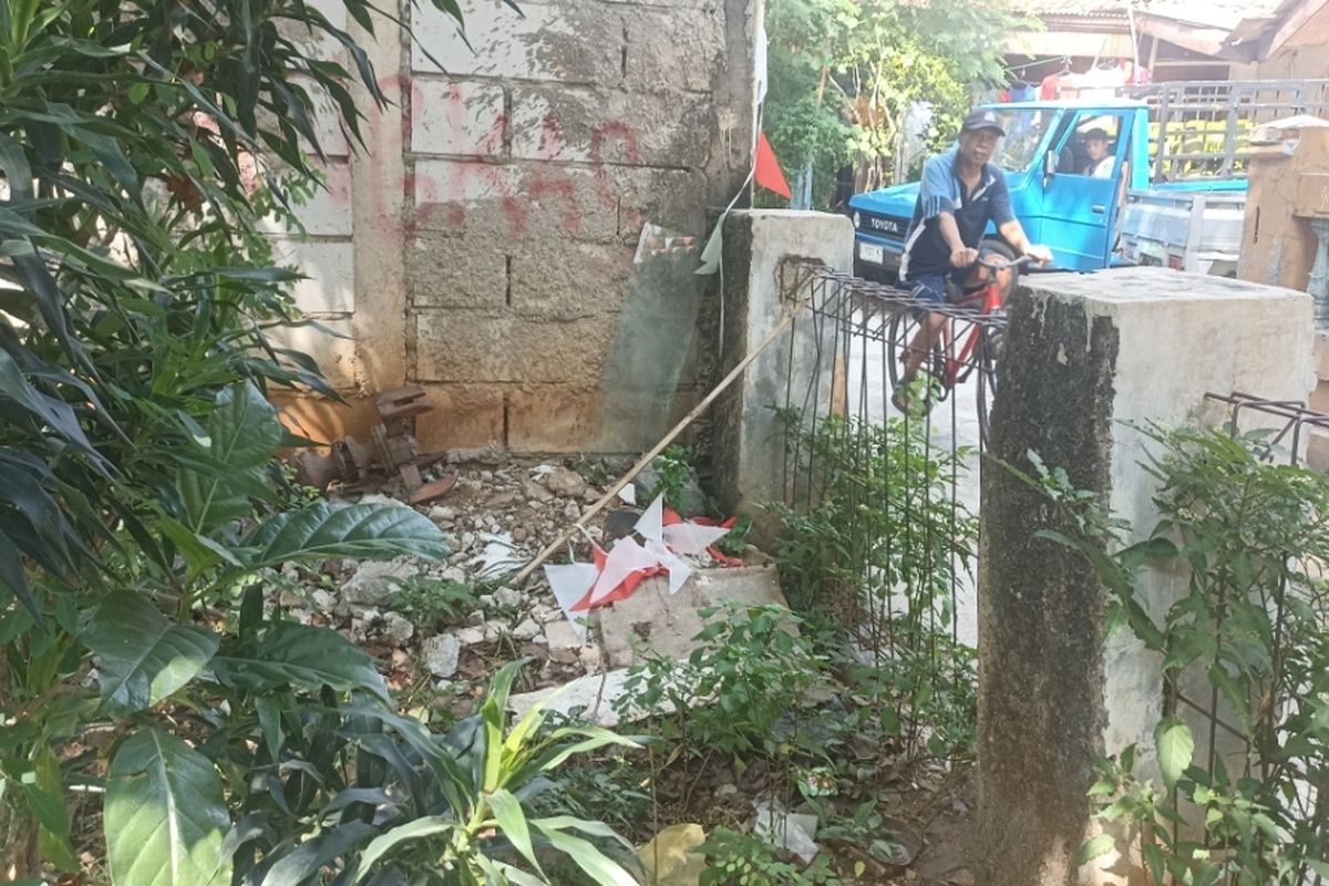 Bayi Malang Ditemukan Terbungkus Bak Paket di Jakasampurna, Miris!