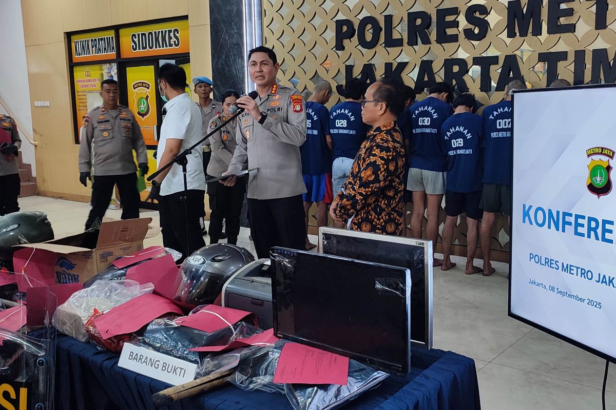 Polisi Selidiki Provokator dan Pendanaan di Balik Serangan Polres & Polsek Jaktim