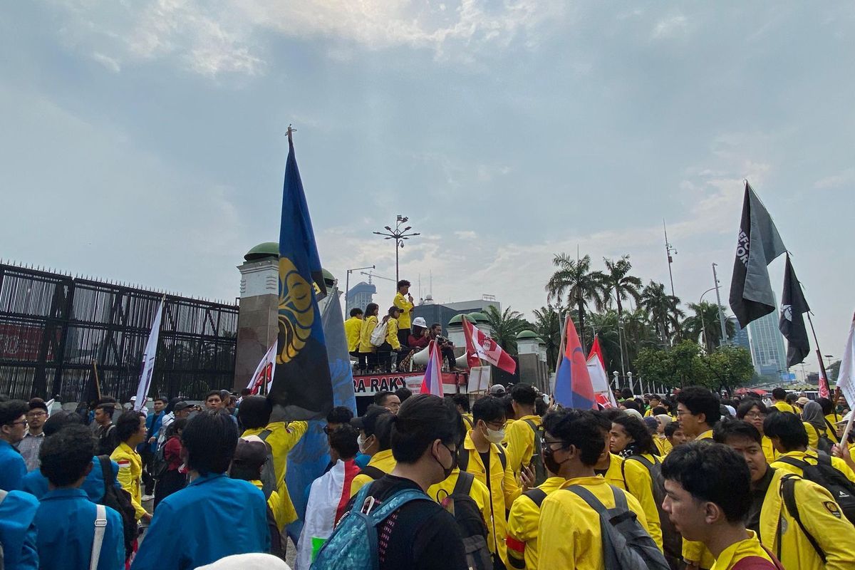 Ke Mana Hilangnya Para Anggota Dewan?