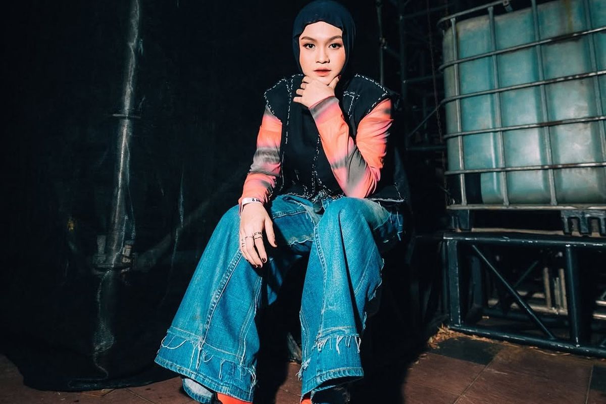 Salma Salsabil Pamer Gaya Stylish Usai Umumkan Kelahiran Anak, Ini 5 Looks Menariknya!