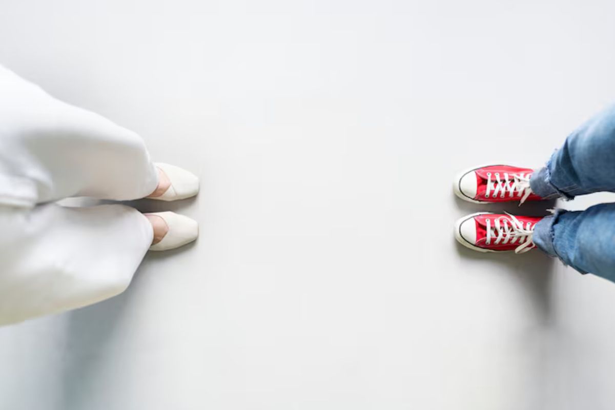 12 Inspirasi Sepatu Wanita Sesuai Zodiak, Aquarius Toe Shoes Paling Unik!