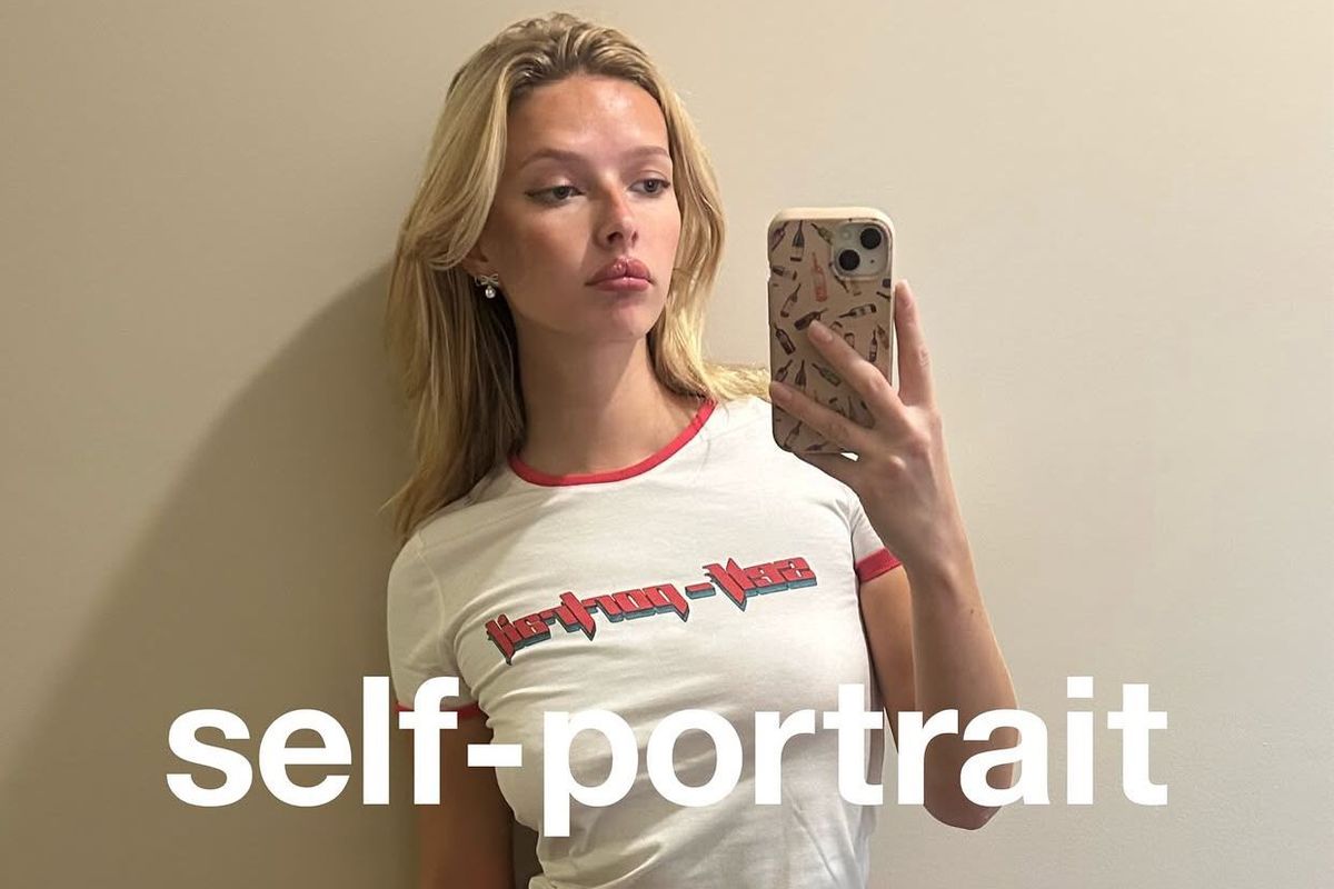 Apple Martin, Putri Gwyneth Paltrow & Chris Martin, Bersinar Sebagai Wajah Baru Self-Portrait