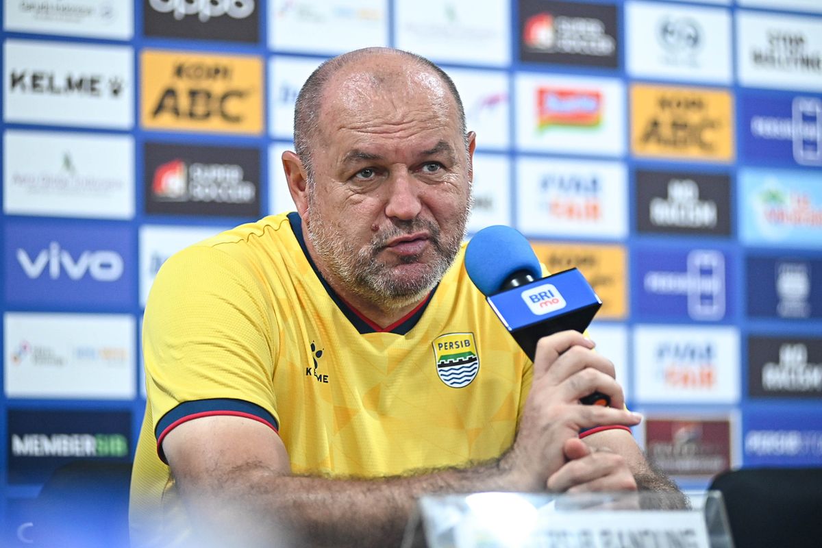 Bojan Hodak Siapkan Rotasi Pemain untuk Fokus Persib di Super League