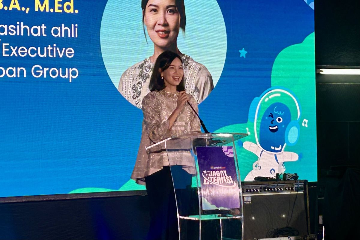 Stephanie Riady Memukau dengan Outfit Anggun & Elegan di HUT Ke-30