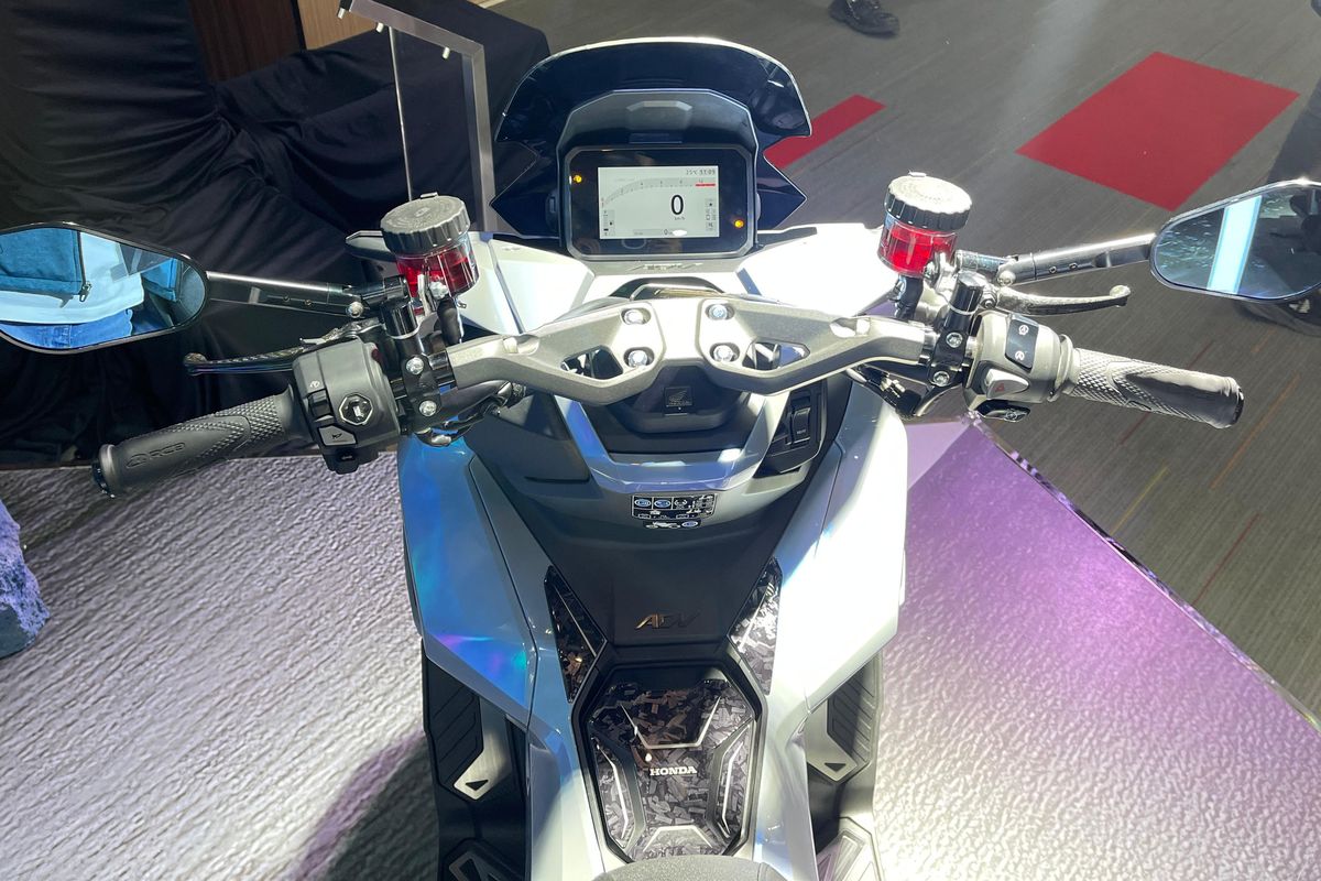 Harga Terbaru Layar TFT RoadSync Honda ADV 160 Mulai Rp 2 Jutaan – Spesifikasi & Fitur Unggulan