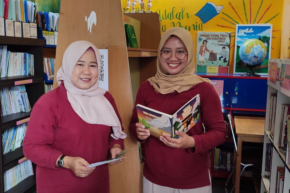 Berjuang di Balik Rak Buku untuk Literasi Anak