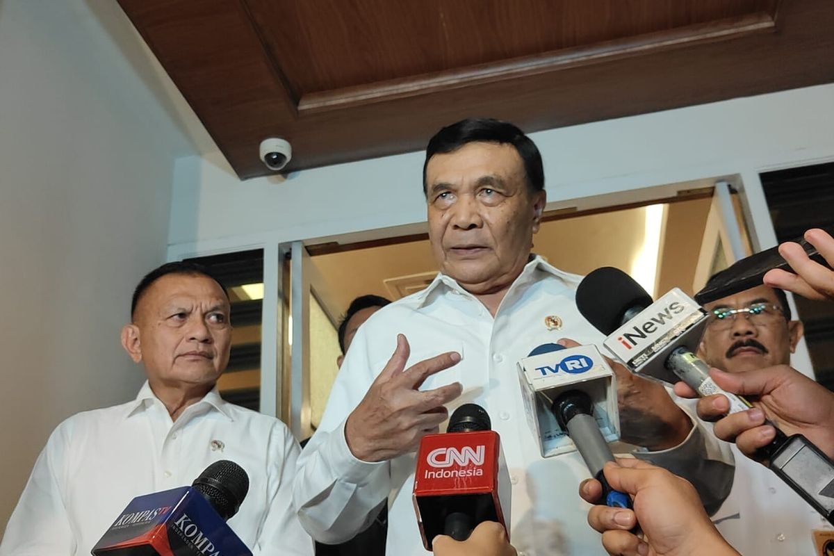 Menko Polkam Djamari Chaniago Siap Berikan Masukan Strategis untuk Reformasi Polri ke Ahmad Dofiri