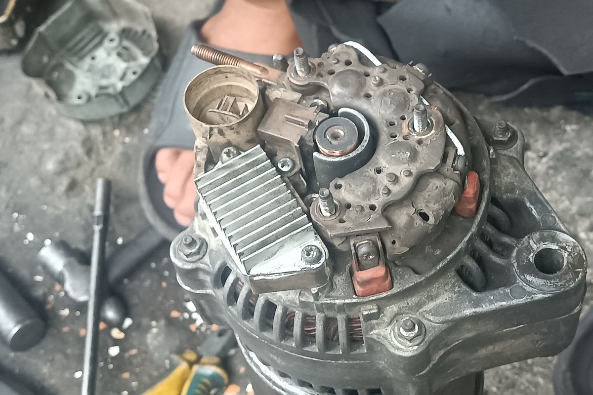 5 Penyebab Alternator Mobil Cepat Rusak & Cara Mencegahnya Secara Efektif