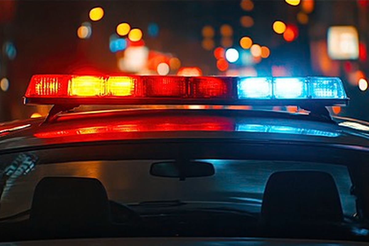 7 Tips Ampuh Hindari Silau Lampu Strobo Saat Berkendara Malam Hari