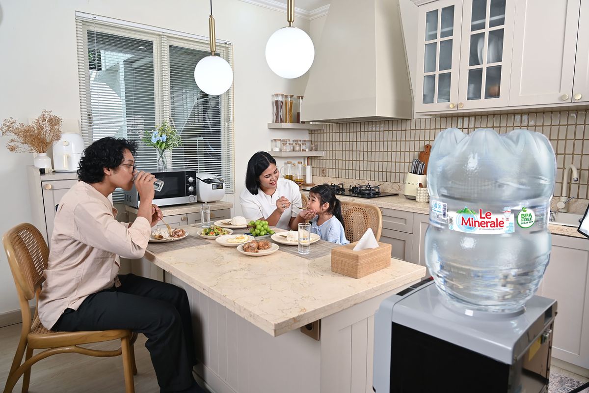 Le Minerale Ditetapkan sebagai Galon Paling Favorit di Kalangan Ibu, Menangkan HaiBunda Pilihan Bunda Award 2025