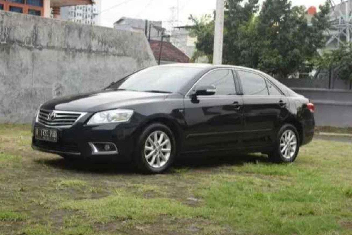 Toyota Camry Bekas Tembus Rp 200 Jutaan, Cek Kisaran Harganya Sekarang!