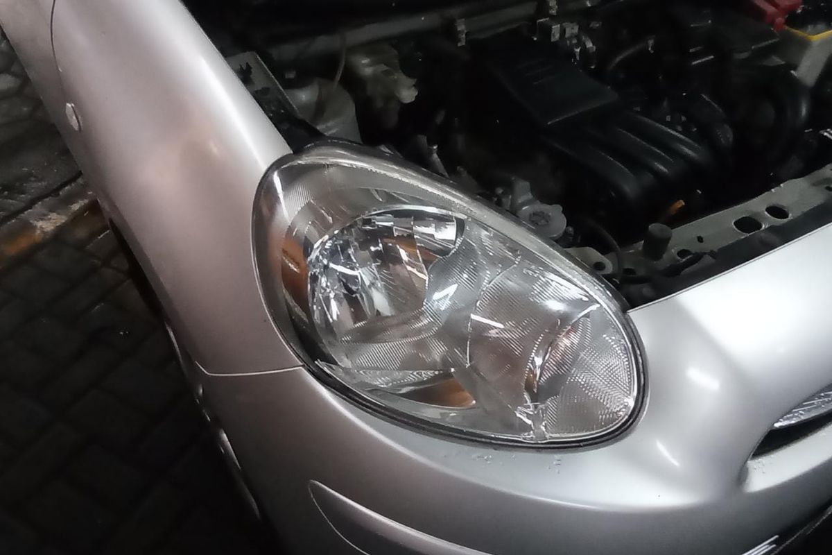5 Trik Jitu Memperbaiki Mika Lampu Mobil Pecah dengan Biaya Murah Seperti Baru!