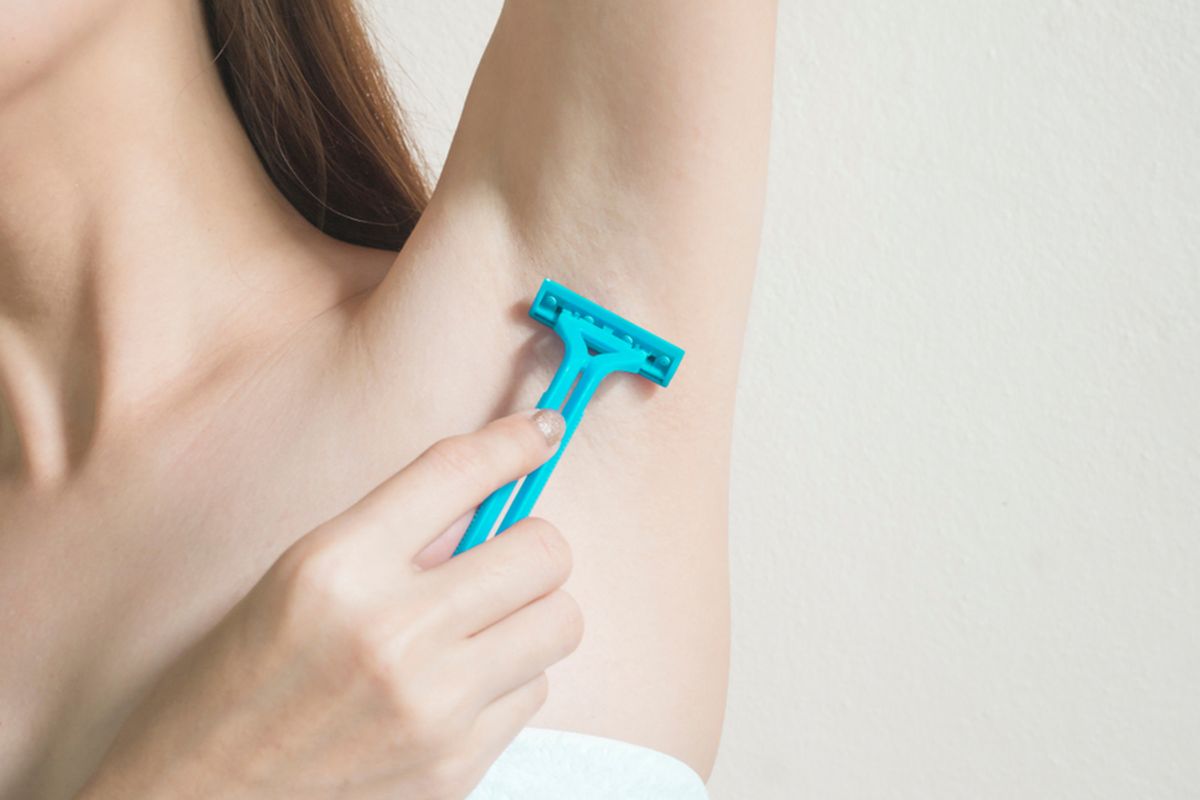 Shaving Bikin Ketiak Hitam? Ini Fakta Medis dari Dokter yang Perlu Kamu Tahu