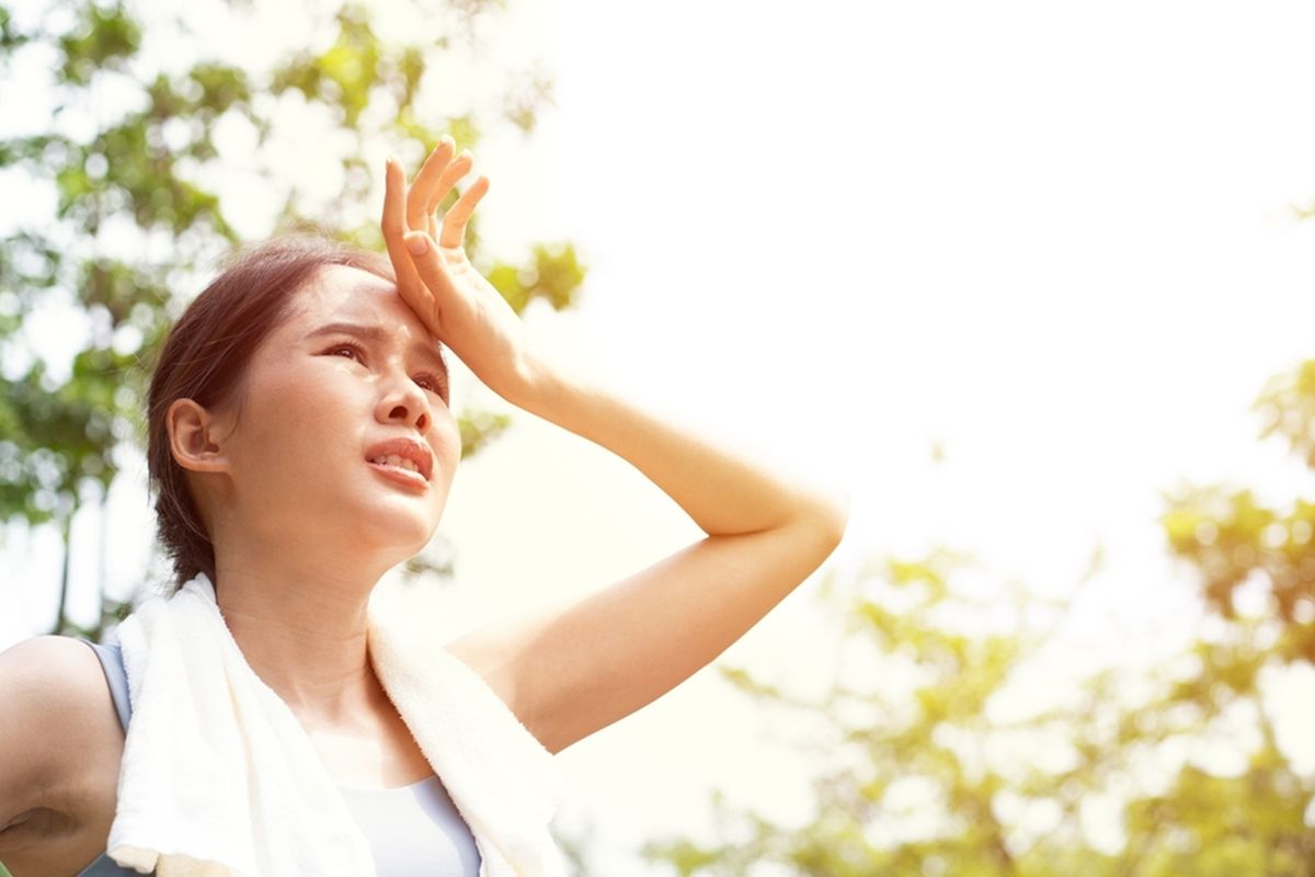 5 Tips Dokter Ampuh Cegah Migrain Akibat Cuaca Panas yang Menyiksa