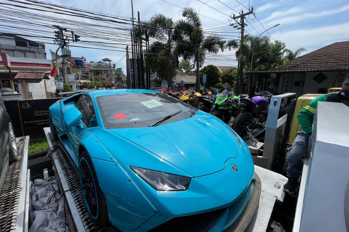 Mewahnya Koleksi Mobil Doni Salmanan Dilelang, dari Lamborghini hingga Porsche!