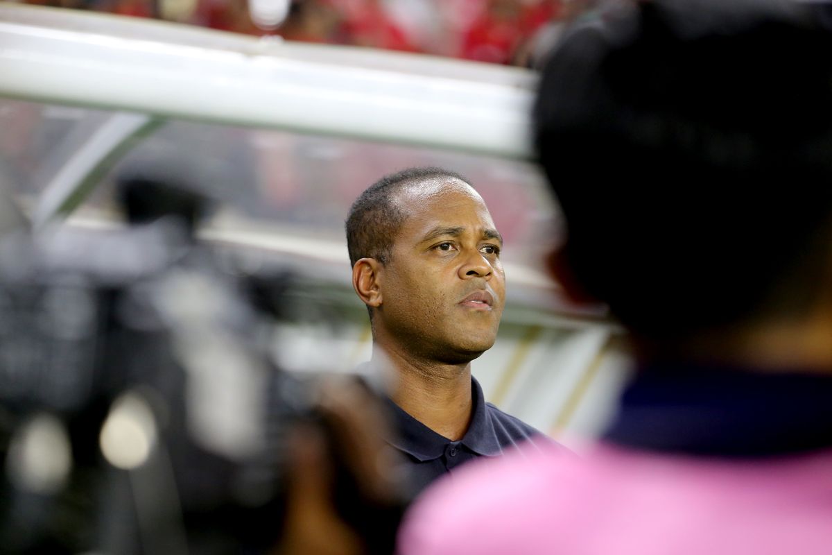 Legenda Timnas Indonesia Desak Patrick Kluivert Mundur dengan Sikap Kesatria