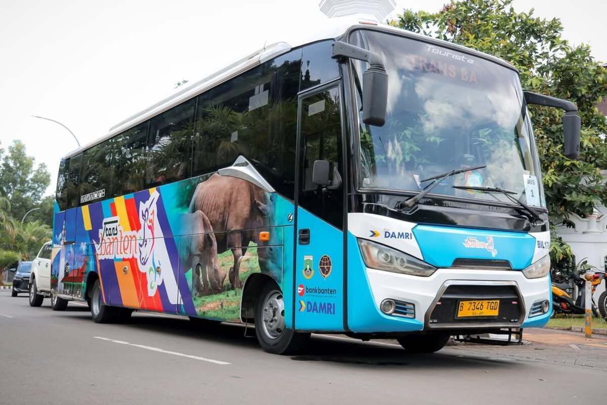 Bus Trans Banten Tetap Melaju Meski Didemo Sopir Angkot