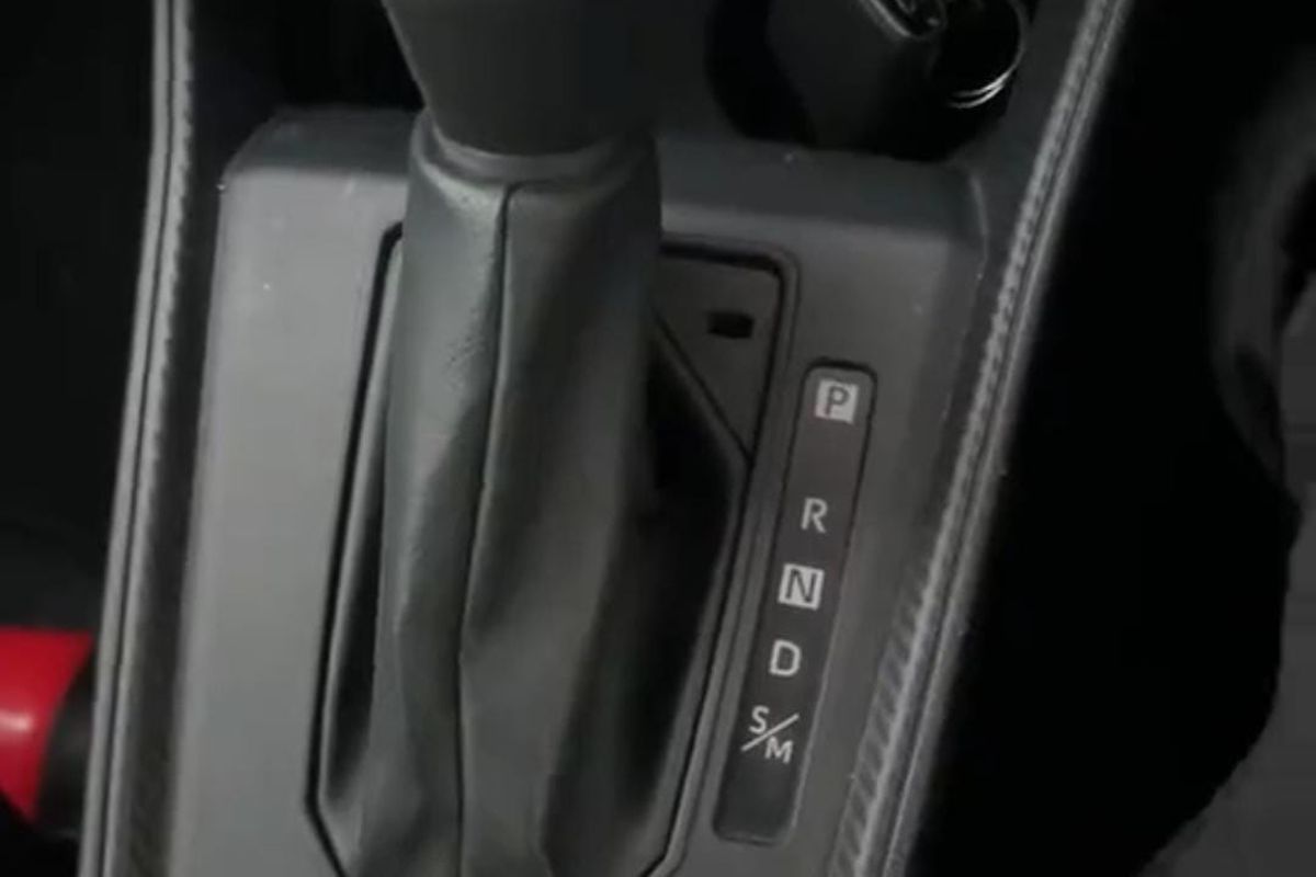 Rahasia Kode S/M di Tuas Transmisi Mobil Matik: Fungsi & Manfaatnya!