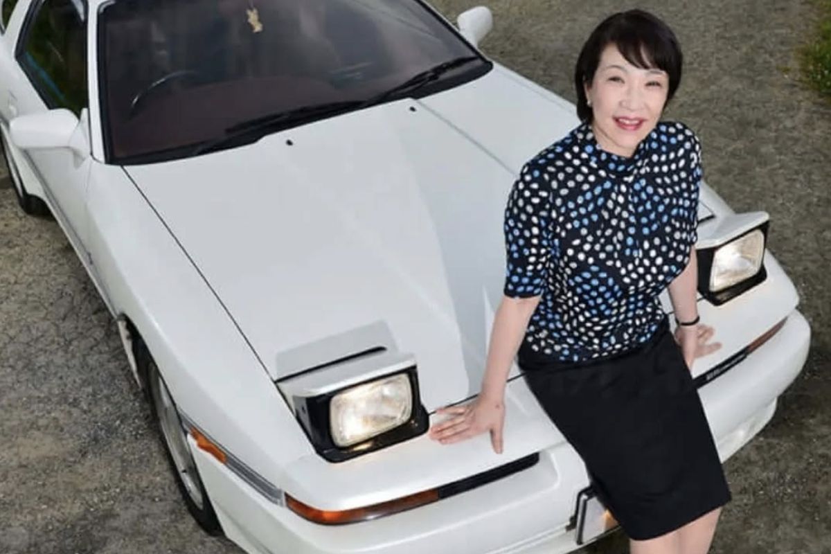 Politisi Jepang yang Setia dengan Toyota Supra Legendaris