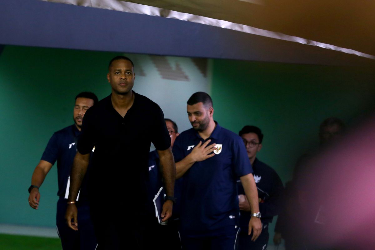 Patrick Kluivert dan Tim Asisten Tinggalkan Indonesia Usai Gagal Lolos ke Piala Dunia