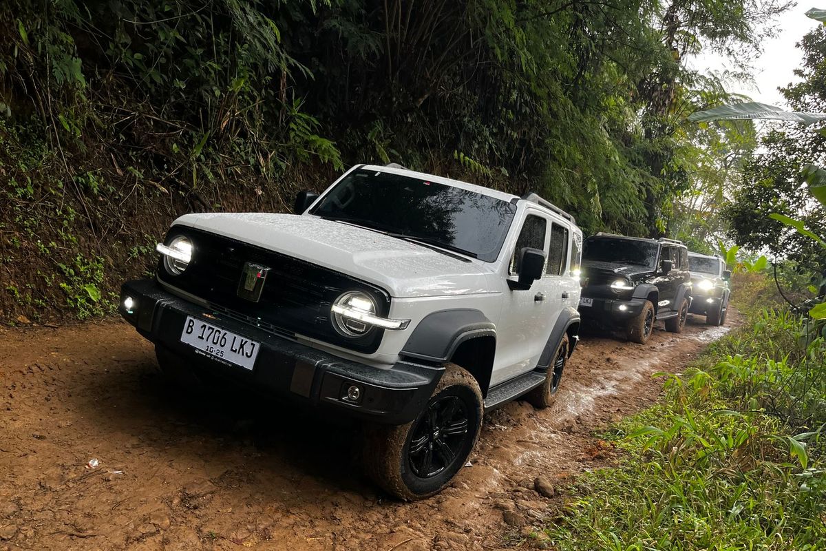 Seru Banget! Uji Nyali Off Road Pakai GWM Tank 300 Diesel di Medan Ekstrem Cisadon Sentul