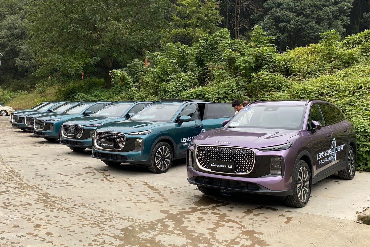 Nikmati Kemudahan Adaptive Cruise Control & Fitur Parkir Otomatis Tanpa Ribet