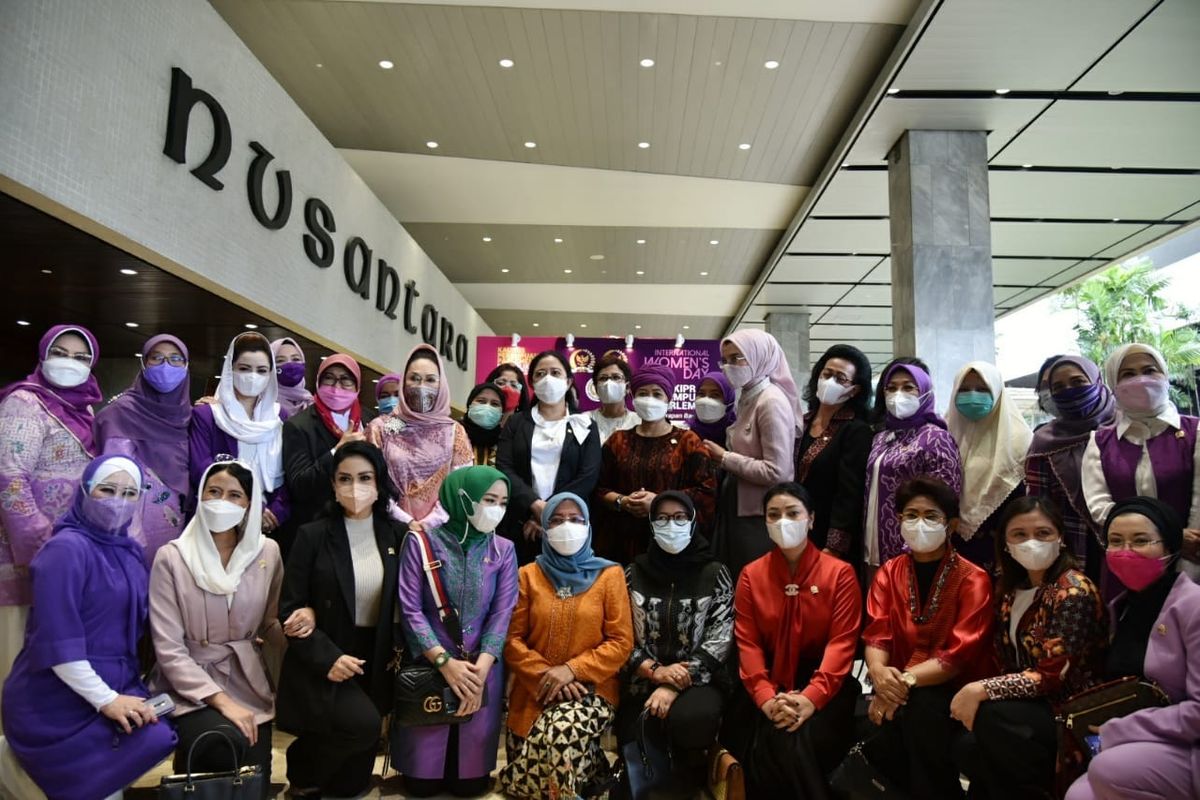 Mampukah Memenuhi Kuota 30% Perempuan di Alat Kelengkapan DPR?