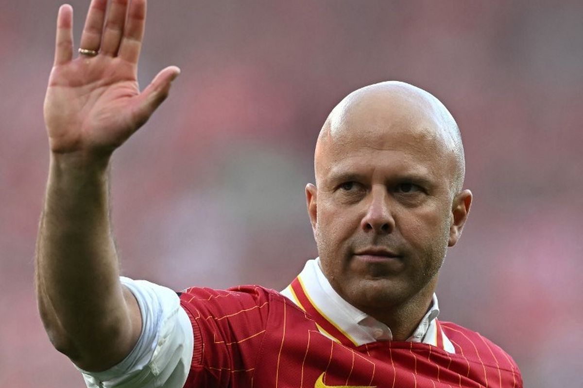 Arne Slot Tegaskan Komitmen Pertahankan Gaya Main Liverpool Meski Hadapi Rentetan Kekalahan