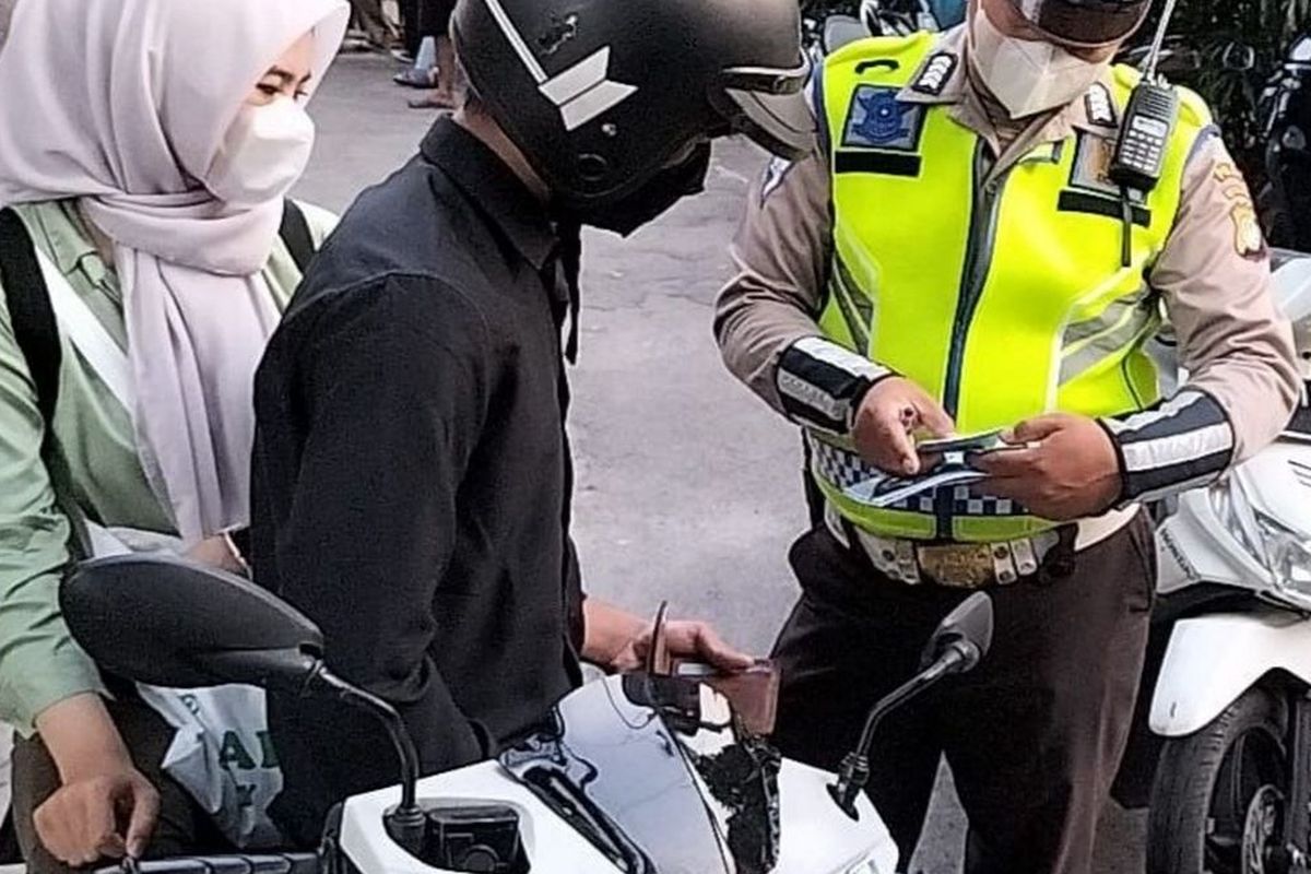 Penunggak Wajib Bayar Langsung di Tempat atau Kena Sanksi?