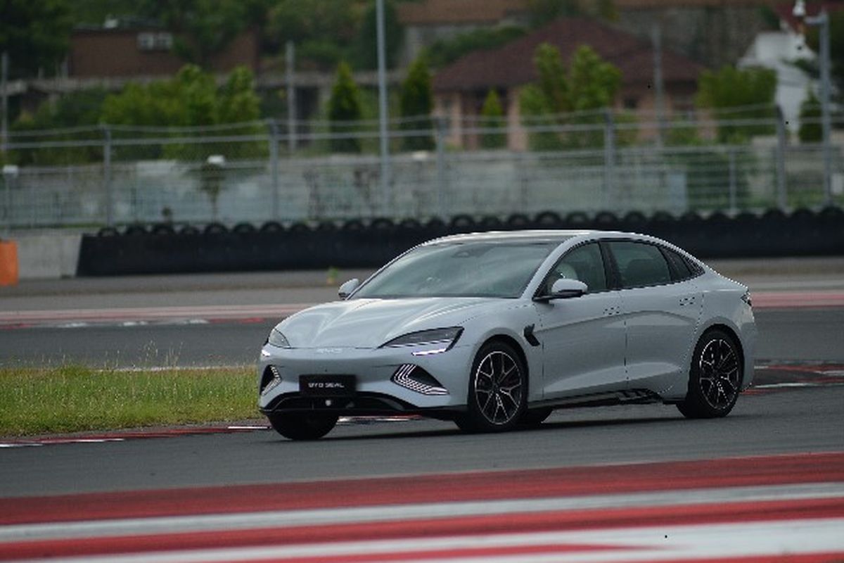 5 Tips Penting Sebelum Membeli Ban Baru untuk Mobil Listrik Anda