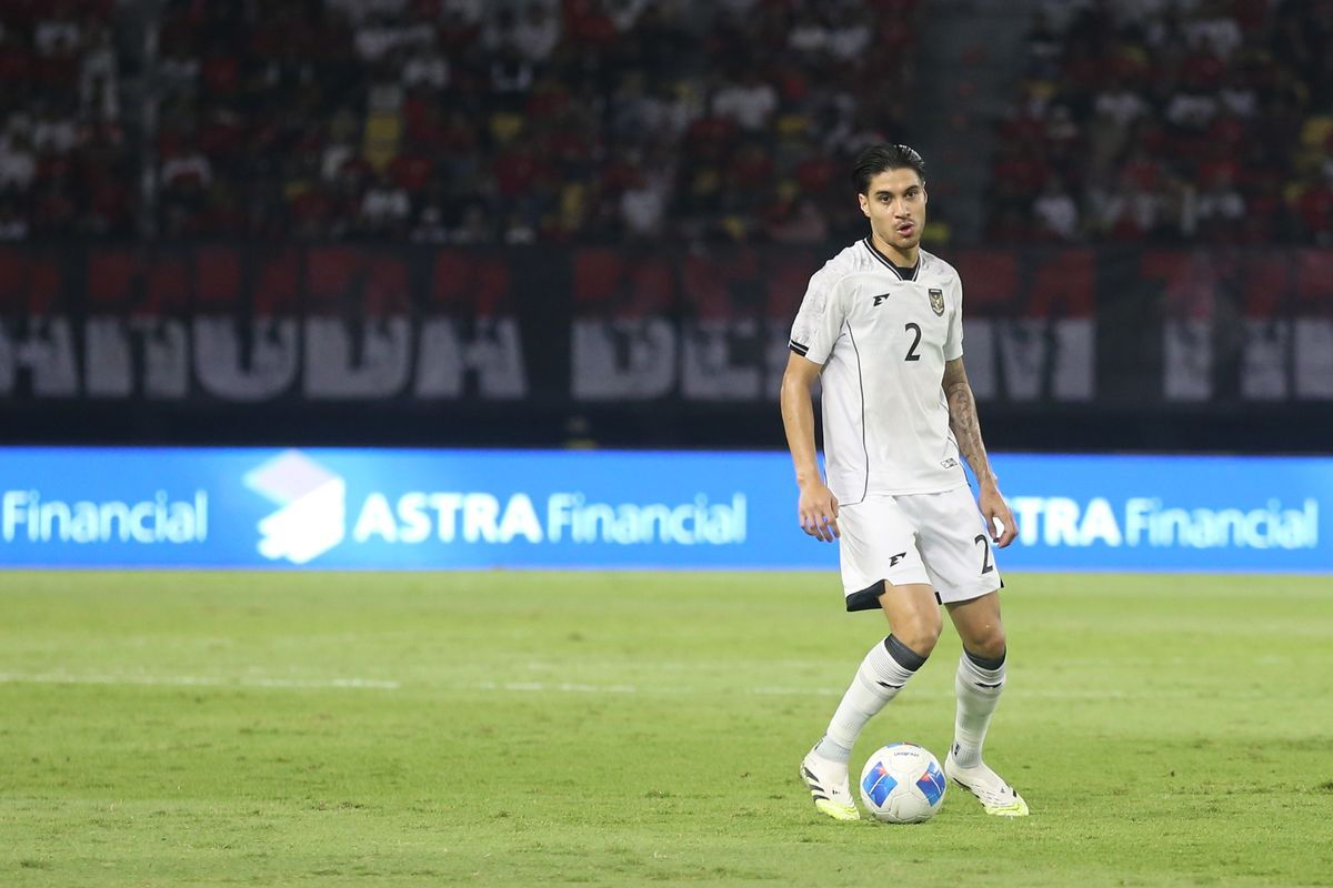 Jay Idzes Heroik Halau Bola dengan Kepala, Netizen: Layak Diboyong ke Madrid!