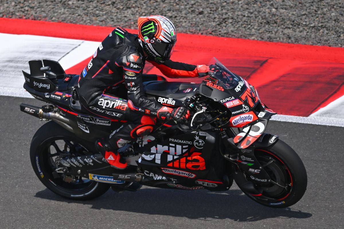 Bezzecchi Kuasai Pole Position di Kualifikasi MotoGP Portugal 2025 – Hasil Menegangkan!